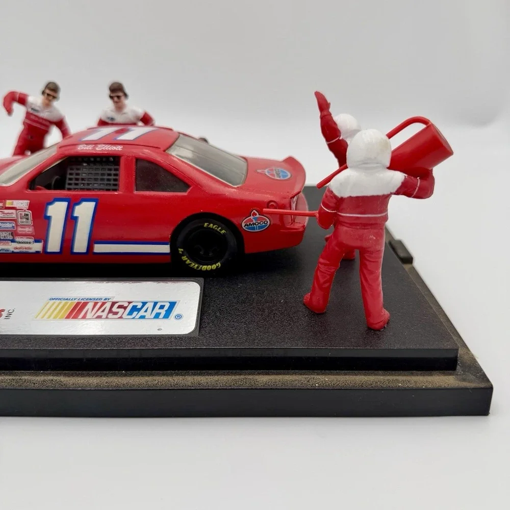 Vintage 1:24 Bill Elliott #11 NASCAR‎ Pit Stop Diorama Racing Champions